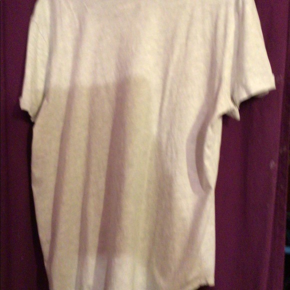 NWOT ladies  gray tee shirt - Picture 4 of 7